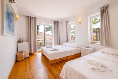 Standard Garden Floor Room