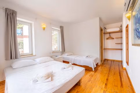 Standard Garden Floor Room