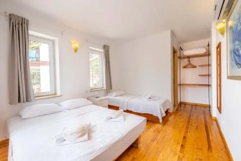 Standard Garden Floor Room