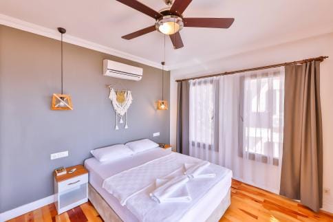 Deluxe Sea View Room