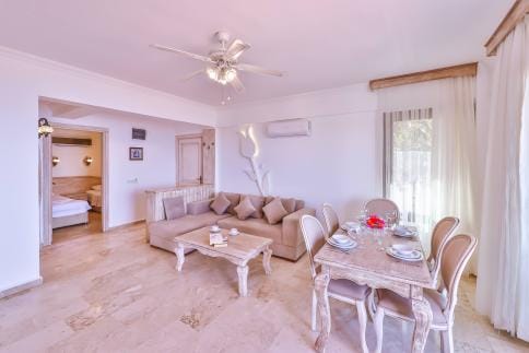 Family Sea View Suite