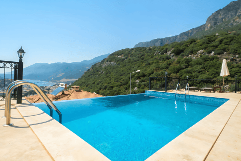 Luxury Penthouse Holiday Home with Sea View