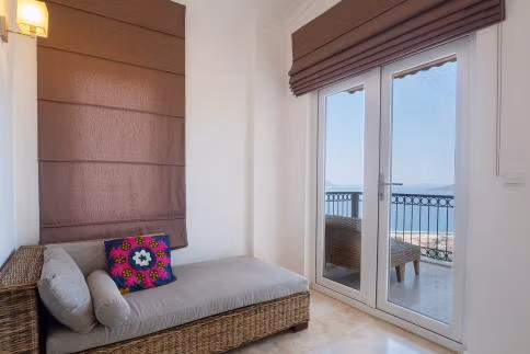 Luxury Penthouse Holiday Home with Sea View