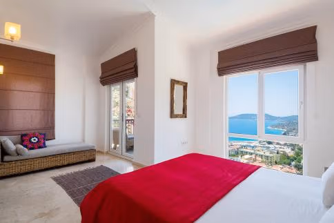 Luxury Penthouse Holiday Home with Sea View