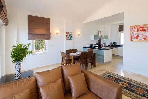 Luxury Penthouse Holiday Home with Sea View