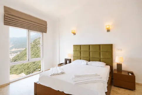 Luxury Penthouse Holiday Home with Sea View