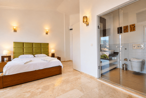 Luxury Penthouse Holiday Home with Sea View