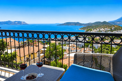 Luxury Penthouse Holiday Home with Sea View