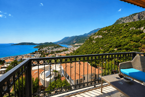 Luxury Penthouse Holiday Home with Sea View