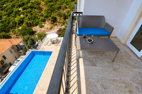 Luxury Penthouse Holiday Home with Sea View