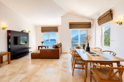 Luxury Penthouse Holiday Home with Sea View