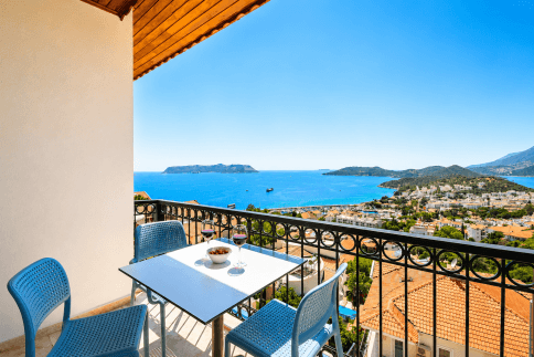 Luxury Penthouse Holiday Home with Sea View